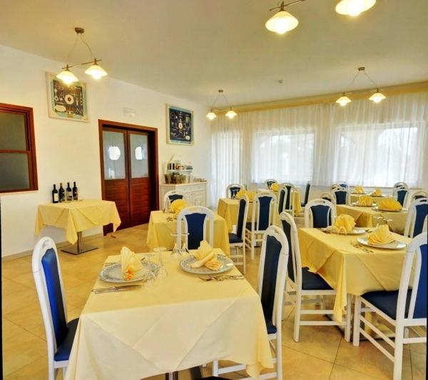 Hotel Ristorante Il Vascello Коста Рей Екстериор снимка