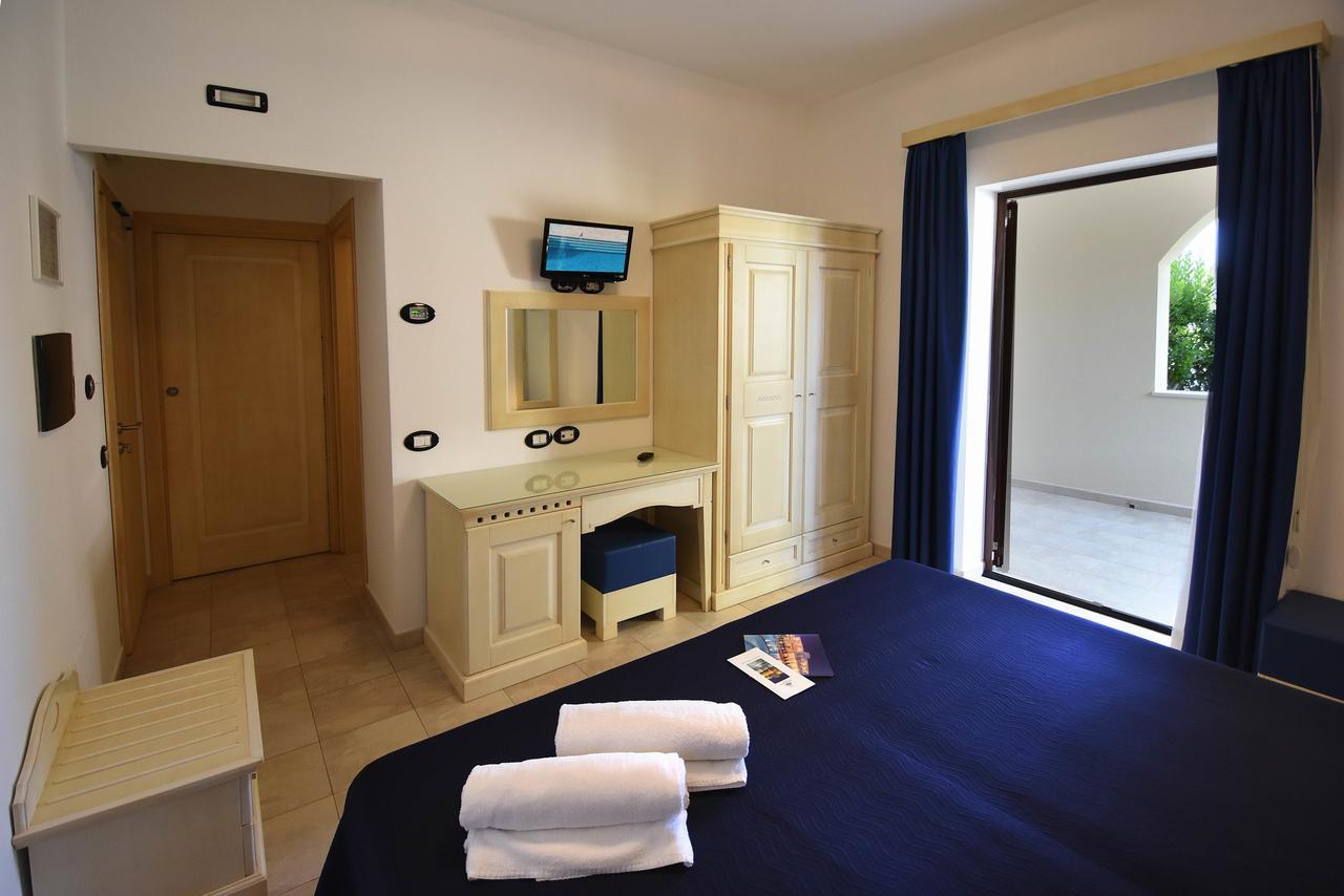Hotel Ristorante Il Vascello Коста Рей Екстериор снимка