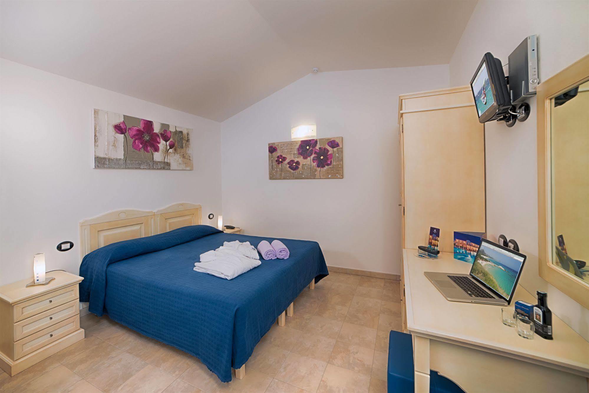 Hotel Ristorante Il Vascello Коста Рей Екстериор снимка