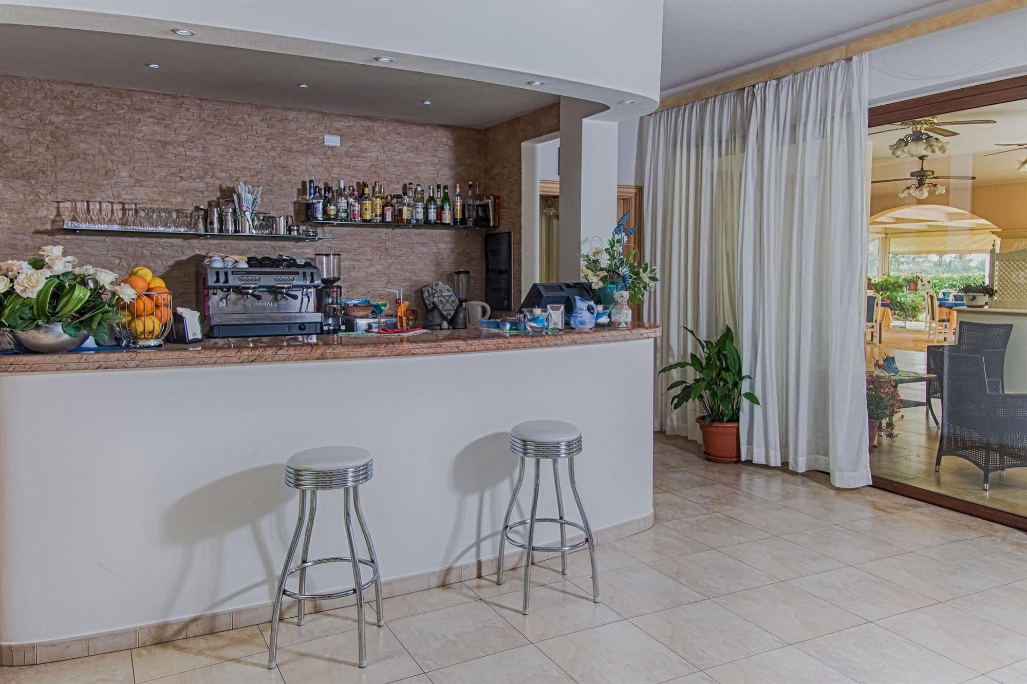 Hotel Ristorante Il Vascello Коста Рей Екстериор снимка